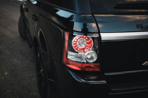 ¿Cómo fortalecer la identidad de marca a través del diseño visual?