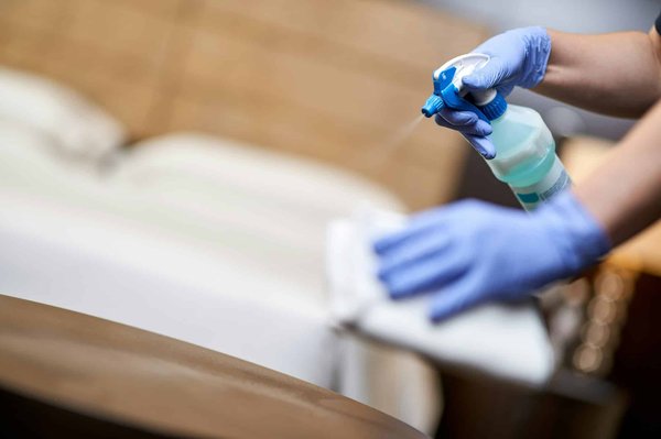 ¿Cómo prevenir los calambres musculares nocturnos con estiramientos adecuados?